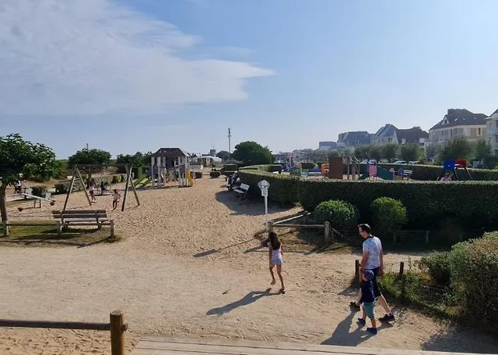 Super Duplex Bord De Mer, Histoire Nature Sport. * Merville-Franceville-Plage