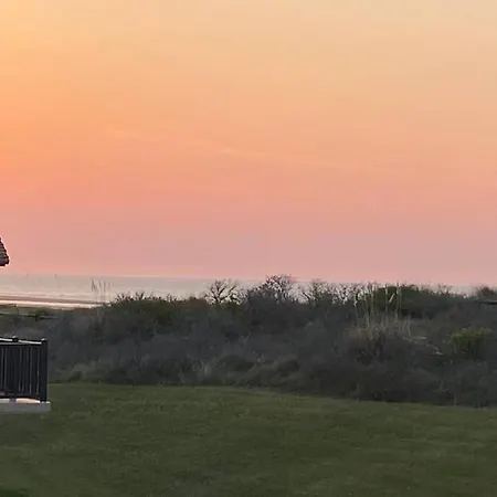 Super Duplex Bord De Mer, Histoire Nature Sport. Merville-Franceville-Plage